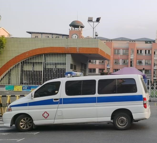 宁化救护车出租护送骨折病人一公里多少钱